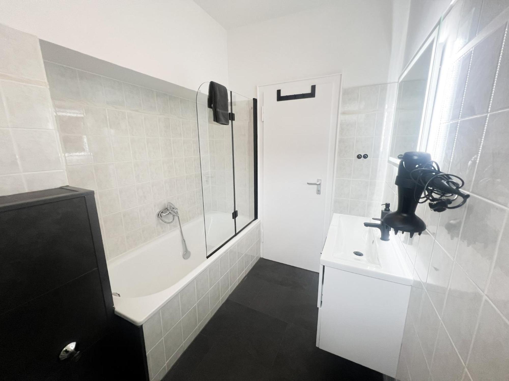 Vibehome Duesseldorf - Stadtmitte Екстериор снимка